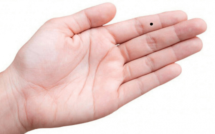 khám phá, nốt ruồi ở ngón tay trỏ nói lên điều gì? tốt hay xấu? có nên tẩy không?