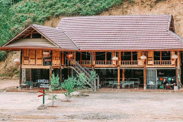 Bụi Homestay Đồng Văn - Căn nhà sàn gỗ mang hương vị của núi