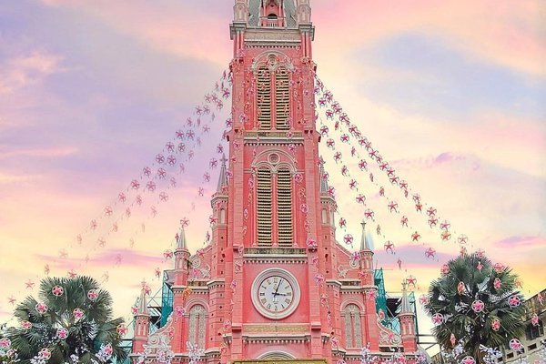 Tham quan nhà thờ Tân Định - nhà thờ màu hồng nổi bật giữa lòng Sài Gòn
