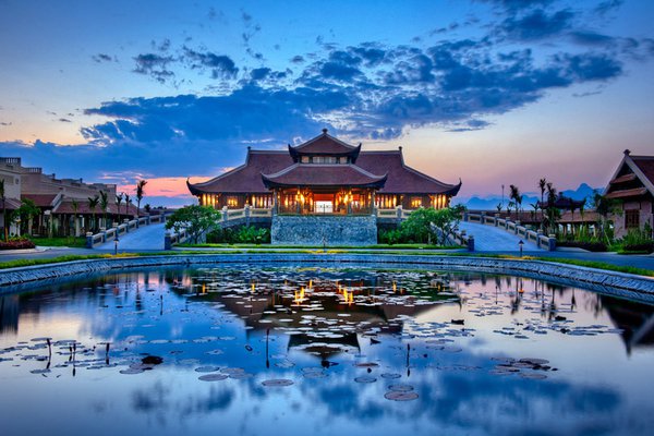 Review Resort Emeralda Ninh Bình - Ngôi làng 5 sao giữa cố đô Hoa Lư