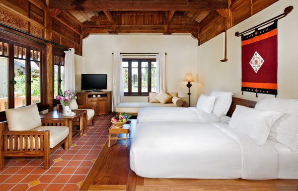 homestay, review resort emeralda ninh bình - ngôi làng 5 sao giữa cố đô hoa lư