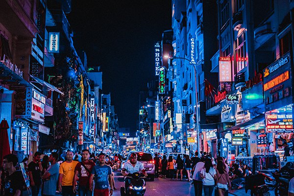 Top 7 con phố ẩm thực đồ ăn ngon, bổ, rẻ ở Sài Gòn