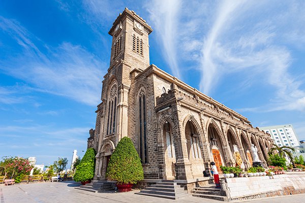 Khám phá Nhà thờ Đá Nha Trang - nhà thờ có kiến trúc Gothic độc đáo
