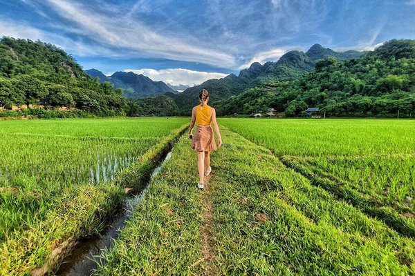 Bản Pom Coọng – Bình dị nơi thảo nguyên xanh