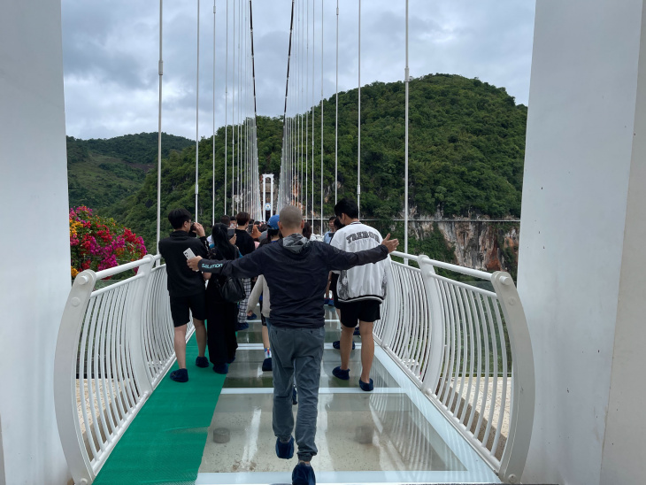 khám phá, trải nghiệm, một lần đến cầu kính bạch long - cây cầu kính đi bộ dài nhất thế giới ở mộc châu