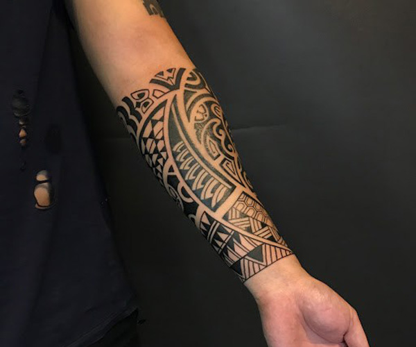 khám phá, 99+ hình xăm maori ở cánh tay, chân, ngực, lưng đẹp và ý nghĩa nhất