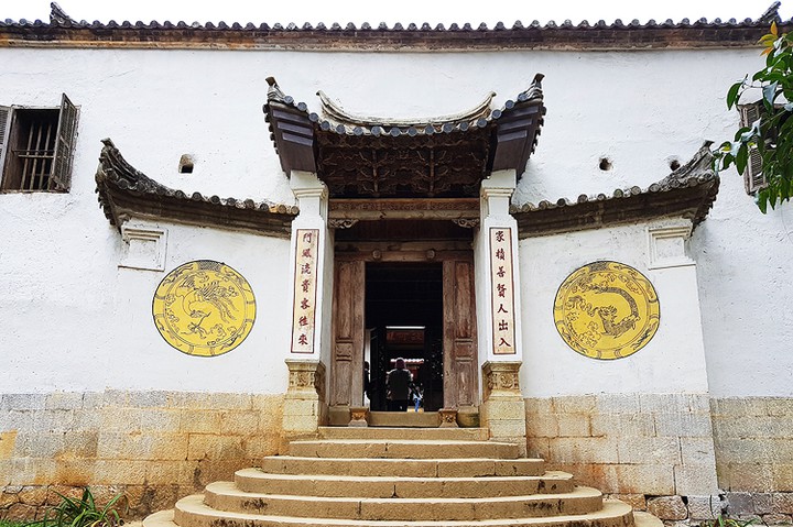 Du lịch Hà Giang khám phá Dinh thự họ Vương – căn nhà cổ của vua Mèo