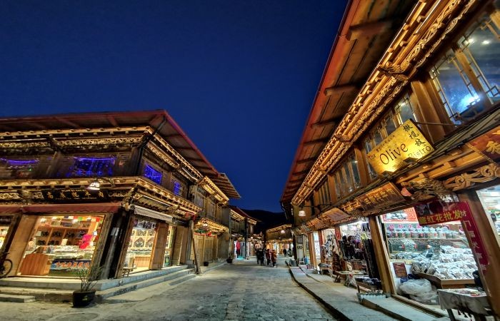 checkin tại phố cổ dukezong, shangrila, phố cổ dukezong ở shangri-la – thành cổ ánh trăng đẹp đến lạ lùng