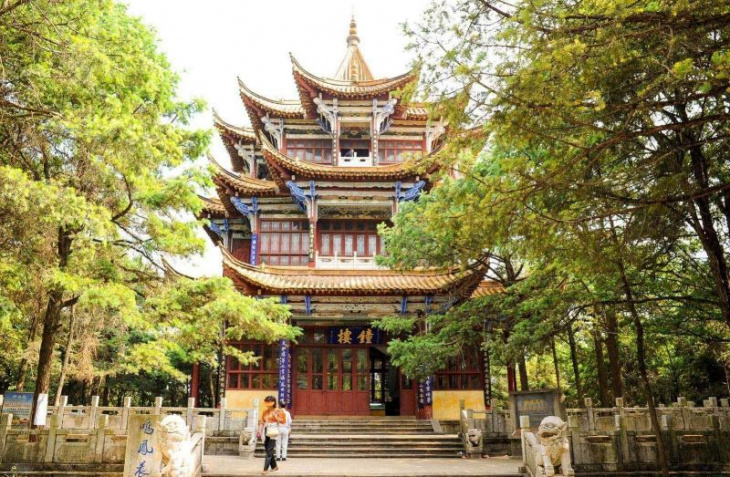 Khám phá Kim Điện - ngôi chùa đồng lớn nhất khi du lịch Côn Minh