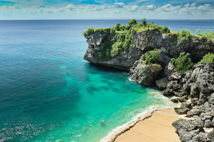 Năm bãi biển đẹp ẩn mình tại đảo thiên đường Bali