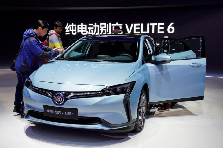 Các nhà sản xuất ô tô quốc tế đối mặt cú sốc ở Trung Quốc