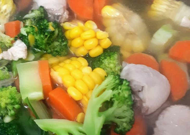 bắp mỹ, soup món cho bé, soup rau củ, súp cho bé, xương gà, xúp gà rau củ quả, soup gà rau củ cực kỳ dễ nấu