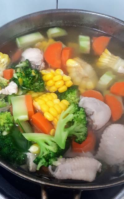 bắp mỹ, soup món cho bé, soup rau củ, súp cho bé, xương gà, xúp gà rau củ quả, soup gà rau củ cực kỳ dễ nấu