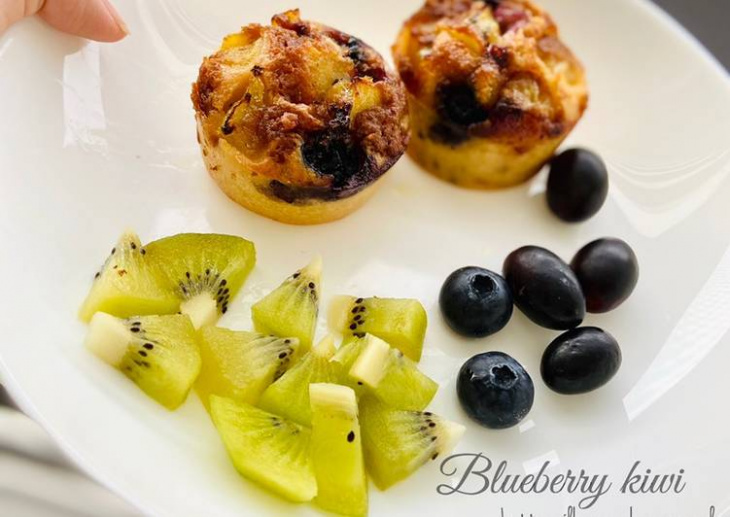 Blueberry kiwi buttermilk pancake casserole – ăn dặm