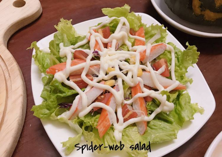 Salad thanh cua phong cách Halloween