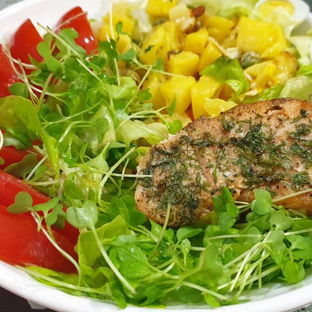 cá ngừ, quả, salad cá ngừ, salad trộn cá ngừ, salad tuna, salad cá ngừ rau quả