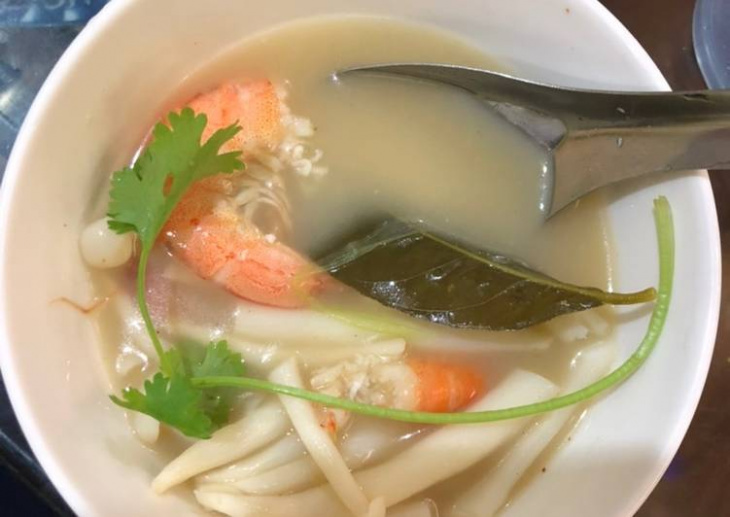 Soup Tom Yum Thái Lan
