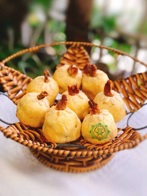 bánh trung thu, hạt óc chó, moon cakes, walnut, walnut moon cakes (bánh trung thu hạt óc chó)