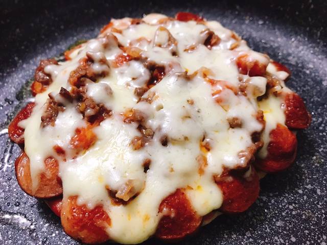 cách làm pizza, pizza, pizza thịt bò, pizza xúc xích, thịt bò bằm, xúc xích, pizza xúc xích bò bằm (không cần lò nướng)