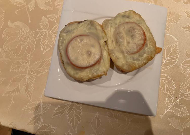 Gegrillte Mettbrötchen Bánh mì nướng