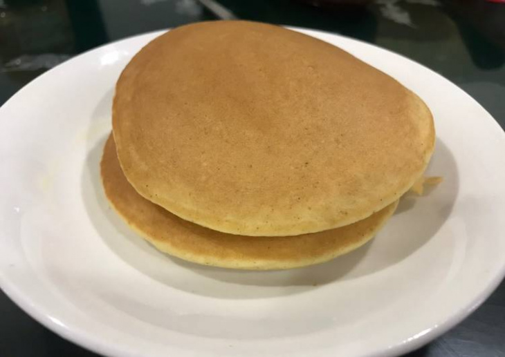 Pancake táo yến mạch