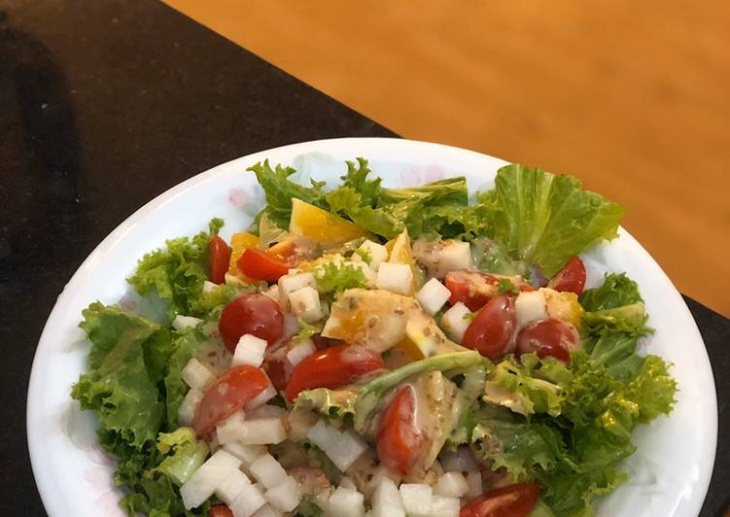 bepvang, đơn giản, salad, salad trộn, salad trộn táo, salad trộn xà lách, salad đơn giản