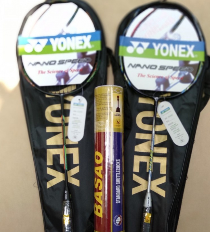 vợt cầu lông, yonex, combo hai cây vợt cầu lông căng cước sẵn yonex nanospeed