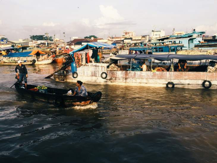 en, how to, a guide on how to visit cai rang floating market