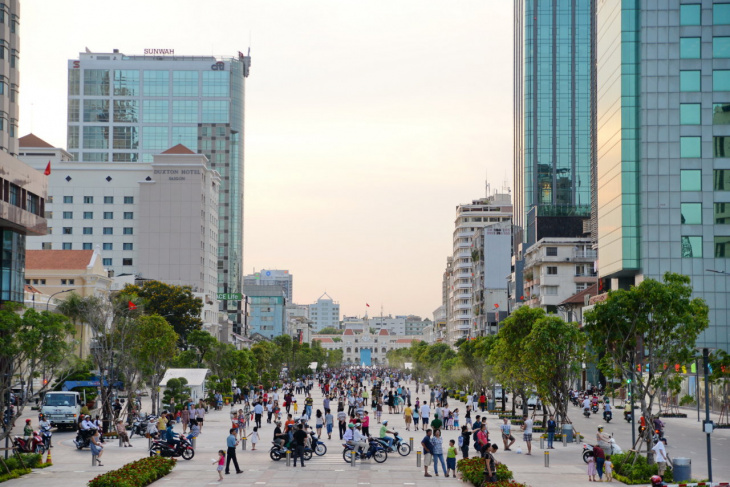 en, where to book hotels in ho chi minh city? - a guide on the best area to stay in saigon