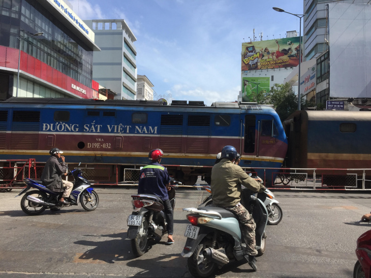 en, where to book hotels in ho chi minh city? - a guide on the best area to stay in saigon