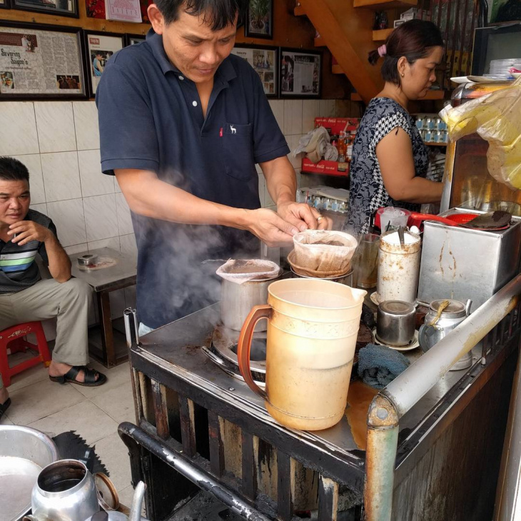 en, saigon cafe culture: 5 unique experiences to explore