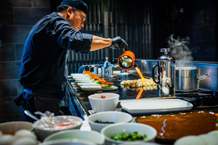 foodies, most renowned restaurants in saigon
