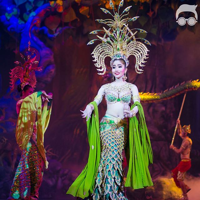 en, alcazar show: a complete guide to thailand’s most famous transvestite cabaret show