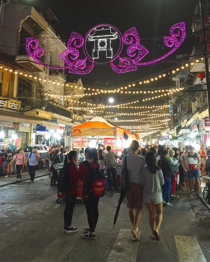en, nightlife in hanoi – a combination of mystery and beauty