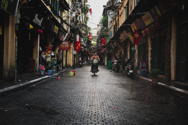 Exciting activities you should not miss to add in your Hanoi city tour