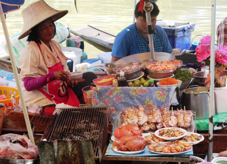 en, visit venice of bangkok- amphawa floating market