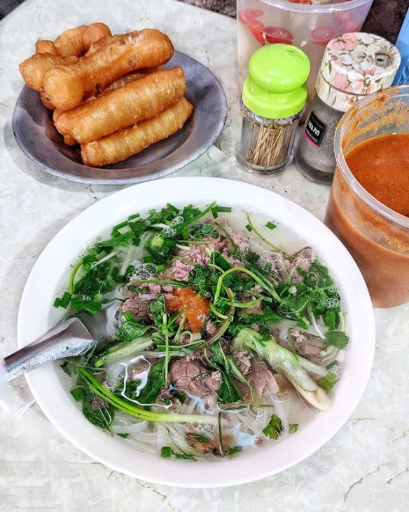 en, where to eat in hanoi: top 20 places to eat in hanoi for first time visitors