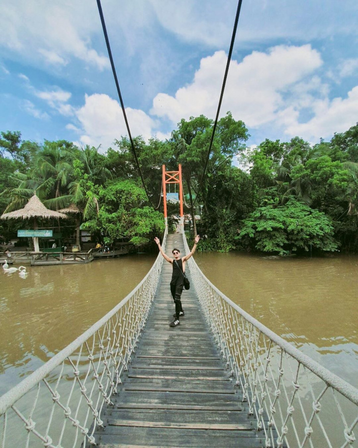 en, safari world bangkok: a comprehensive guide to explore thailand's most famous safari park