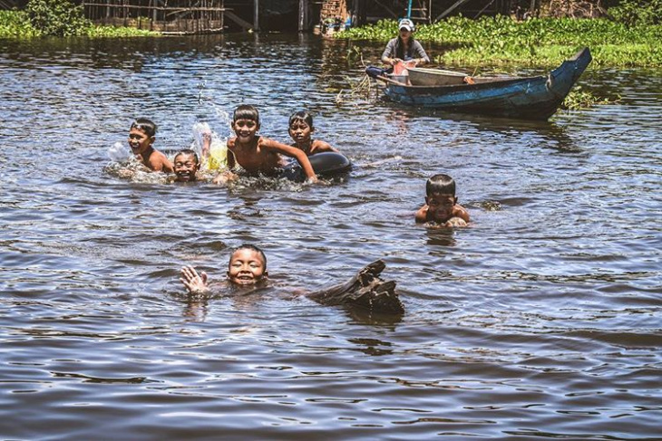 en, kompong khleang floating village experience: what should you expect?