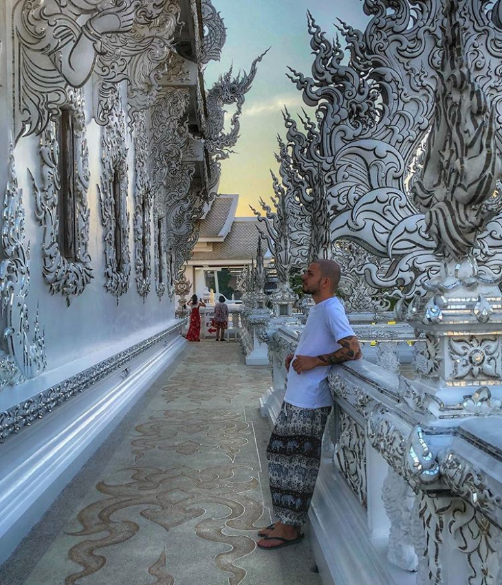 en, a detailed guide to wat rong khun - white temple in chiang rai