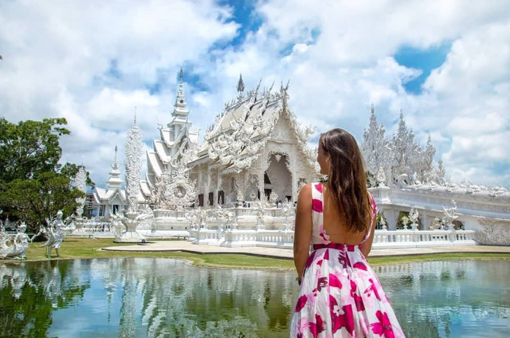 en, a detailed guide to wat rong khun - white temple in chiang rai