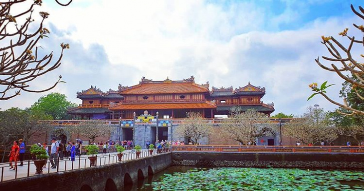 en, hue citadel: a journey back in time to learn about the last dynasty of vietnam