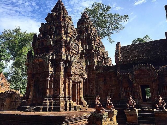 en, banteay srei temple: the detailed guide to the finest temple in siem reap cambodia