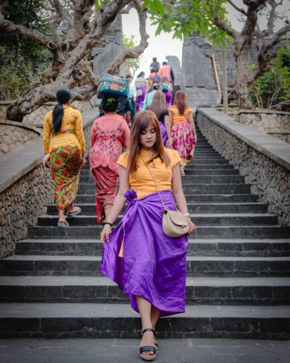 đền uluwatu, du lịch bali, du lịch indonesia, đền uluwatu – cheo leo trên vách đá ven biển bali