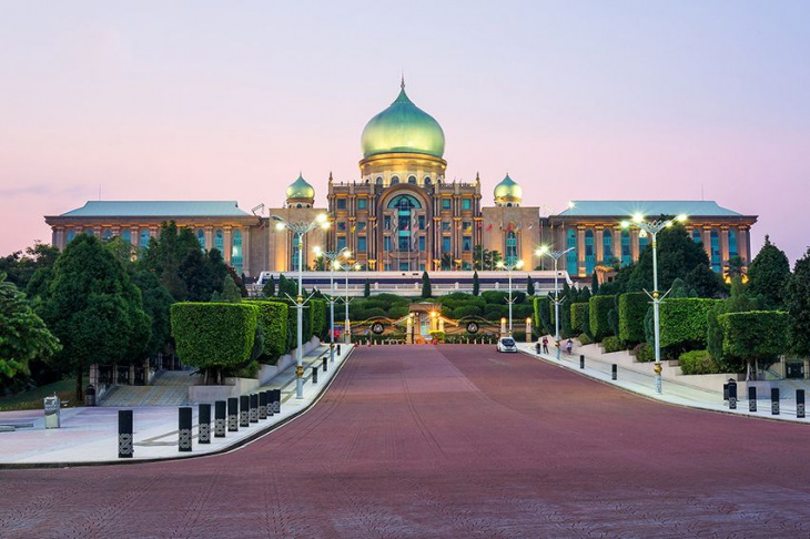 Khám phá quảng trường Putra – Putra Square, Putrajaya, Malaysia