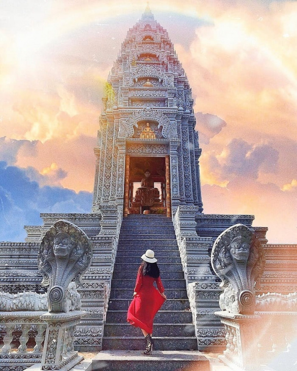 Mê mẩn ngôi chùa Som Rong Sóc Trăng đẹp ngang ngửa Thái Lan