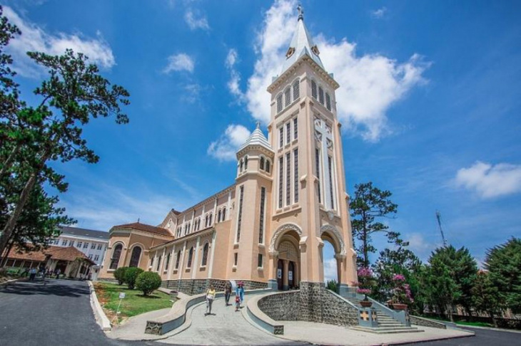 Nhà thờ Đà Lạt: Top 5 Nhà thờ đẹp nhất bạn nên biết