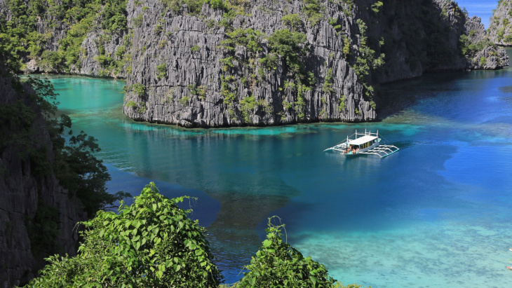 khám phá, hồ barracuda – hồ nước độc đáo tại philippines