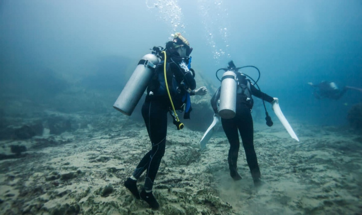 khám phá, hồ barracuda – hồ nước độc đáo tại philippines