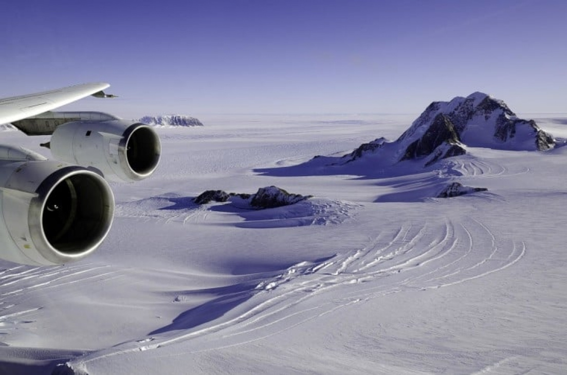 Tìm hiểu nguyên nhân máy bay không bao giờ bay ngang qua Nam Cực